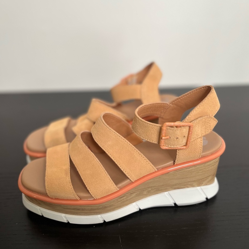Sorel Joanie III ankle strap sandal